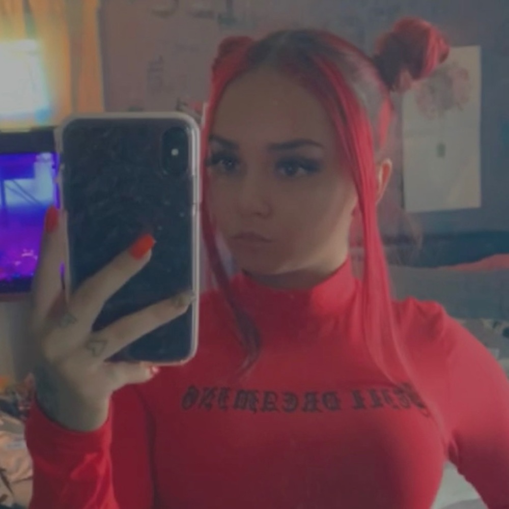 Meet your Posher, Emily